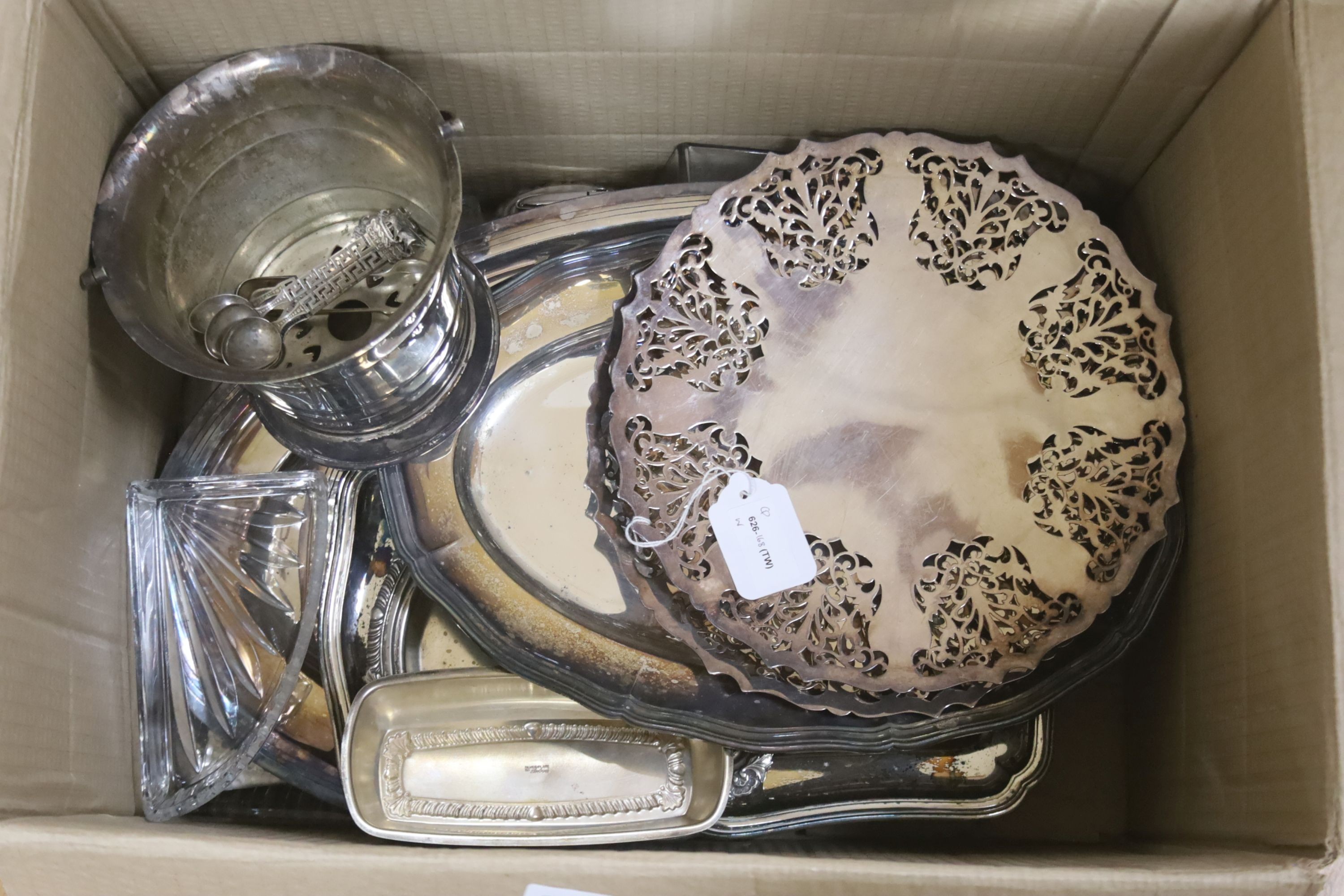 A pair of pierced plated low tazzas, two plated hors d'oeuvres dishes with glass inserts and a quantity of other plated wares, etc.